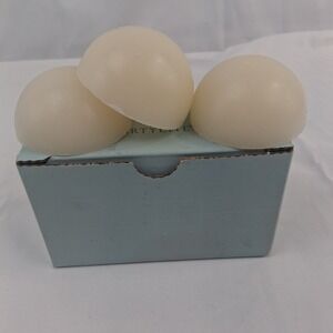 PartyLite Powdered Sugar Aroma Melts 3 Wax Melts Vanilla Cream Scent 2 1/4 Inch